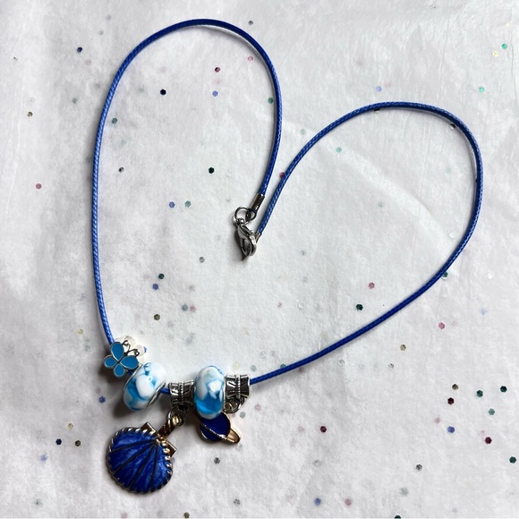 NEW BLUE SEA BUTTERFLIES BLUE CLAMS & SATURN BLUE PLANETS CHARM NECKLACE - Picture 3 of 3